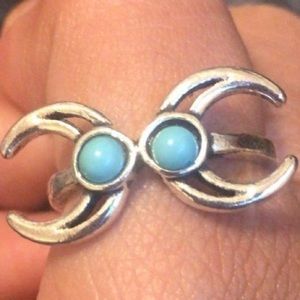 SOLD‼️ Turquoise double moon ring